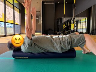 ⁡こんにちは！
ストレッチポールイベントの様子となります。
⁡
ストレッチポールでは、主にベーシックセブンを用いながら身体をほぐしていきます。体をほぐしリラックスすることで、可動域向上や疲労回復などに繋がっていきます！
ぜひご参加ください！！