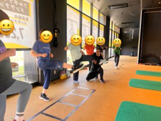 こんにちは！
こちらはテコンドーフィットネスのイベント風景となります。
⁡
実際のテコンドーの動きを取り入れての運動となります。
単純に体を動かしたい方、テコンドーに興味のある方など、ぜひご参加ください！